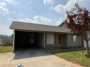 311 Dixie Dr, Seneca, SC 29672