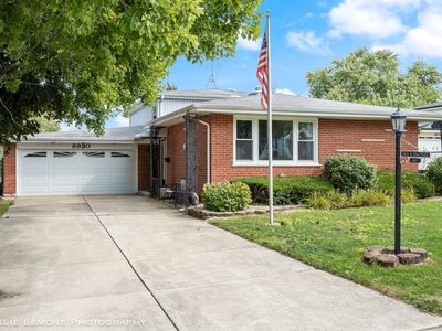 8830 W 92nd Pl, Hickory Hills, IL, 60457