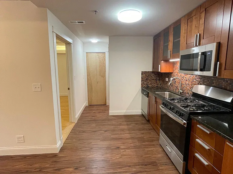 1822 Ridge Ave #200 — Photo 8