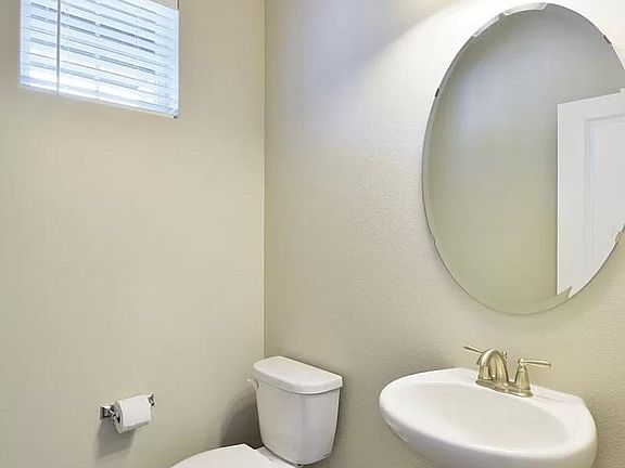 5th image of 58 Place NE