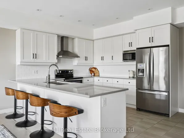 107 Westra Dr #17, Guelph, ON N1K 0A5