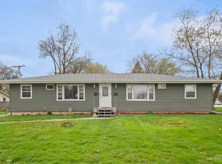 24 N Willow Way, North Aurora, IL 60542