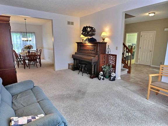 5th image of 210 S Brookfield Dr