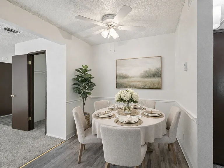 Oakwood Village Apartments — Photo 6