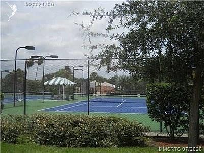 4th image of 2137 SW Mayflower Dr