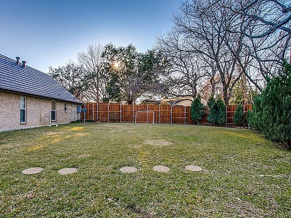 4th image of 6011 Preston Creek Dr