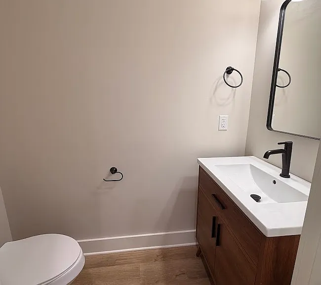 13 Vine St NE #13 — Photo 9