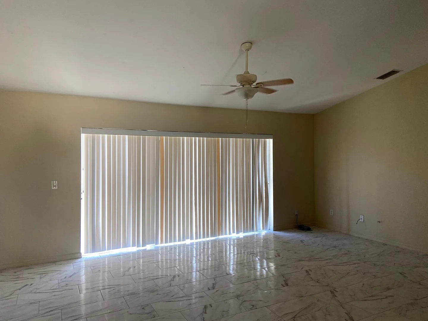 Available Now . Huge 4 bedroom/Greenbriar Area. — Photo 4