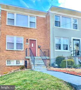 4027 D St SE, Washington, DC, 20019