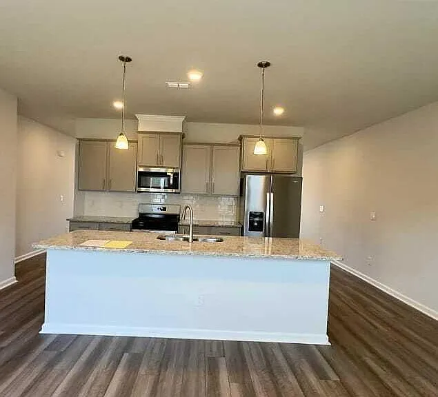1464 Hasse Ave — Photo 4