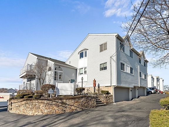 5th image of 140 Quincy Ave Unit 4