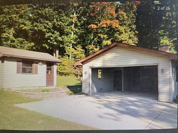 3rd image of 10310 Lakeview Dr