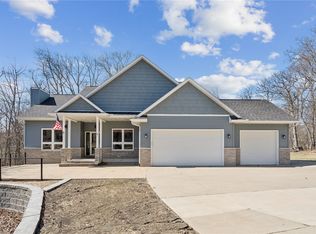 1589 Twin Valley Dr NE, Solon, IA 52333