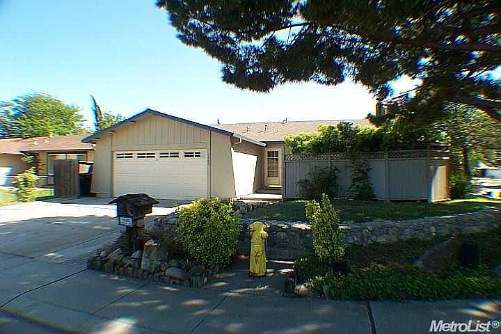 1st image of 1880 NE Duncan Dr