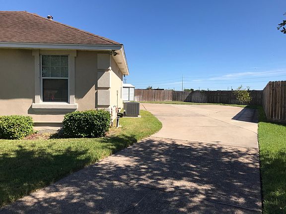 3rd image of 7022 Presidio Dr