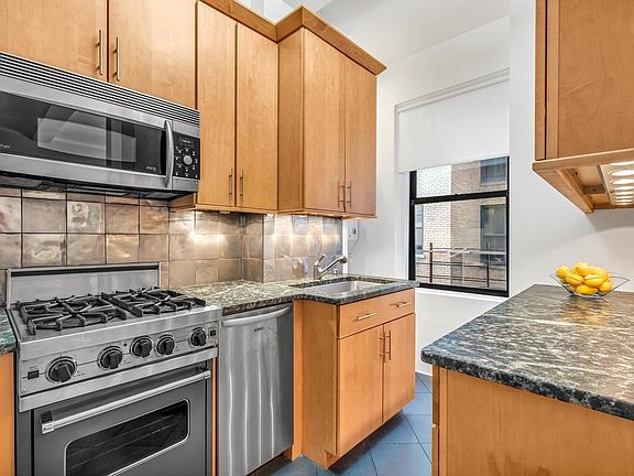 3rd image of 535 W 110th St APT 7F
