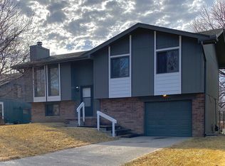 13061 Ames Ave, Omaha, NE 68164