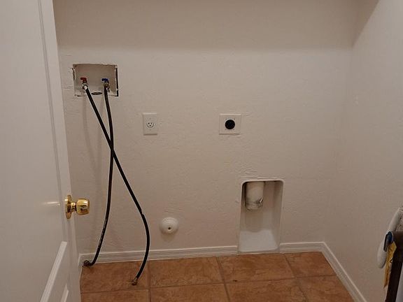 3rd image of 403 N Sunshine Blvd #A