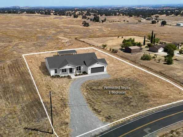 1997 Village Dr, Ione, CA 95640