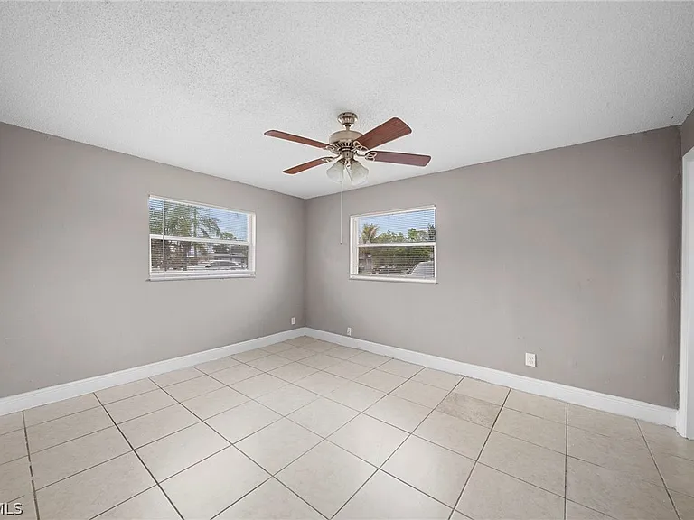 5458 5th Ave — Photo 9
