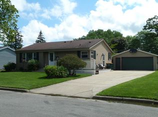 915 Gail Pl, Fort Atkinson, WI 53538