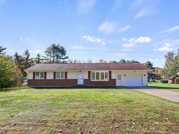 64 Devonshire Dr, Cheshire, MA 01225