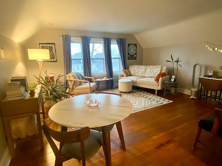 196 N Park Ave #3 — Photo 2