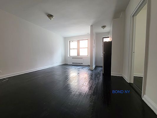 2nd image of 162 E 55th St APT 3C