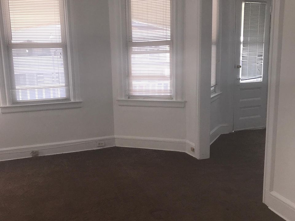 1st image of 14 Wayne Ave #2