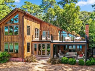 1106 Monarch Shores Rd, Kilmarnock, VA 22482