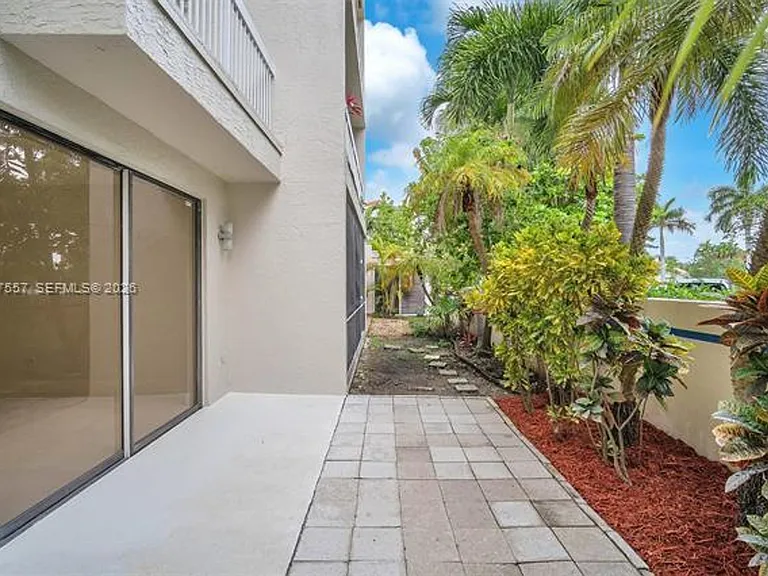 21391 Marina Cove Cir #Townhouse 14-K — Photo 21