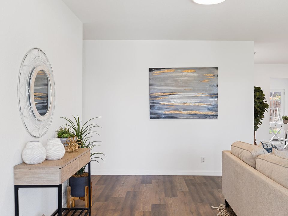 1st image of 51825 Avenida Martinez