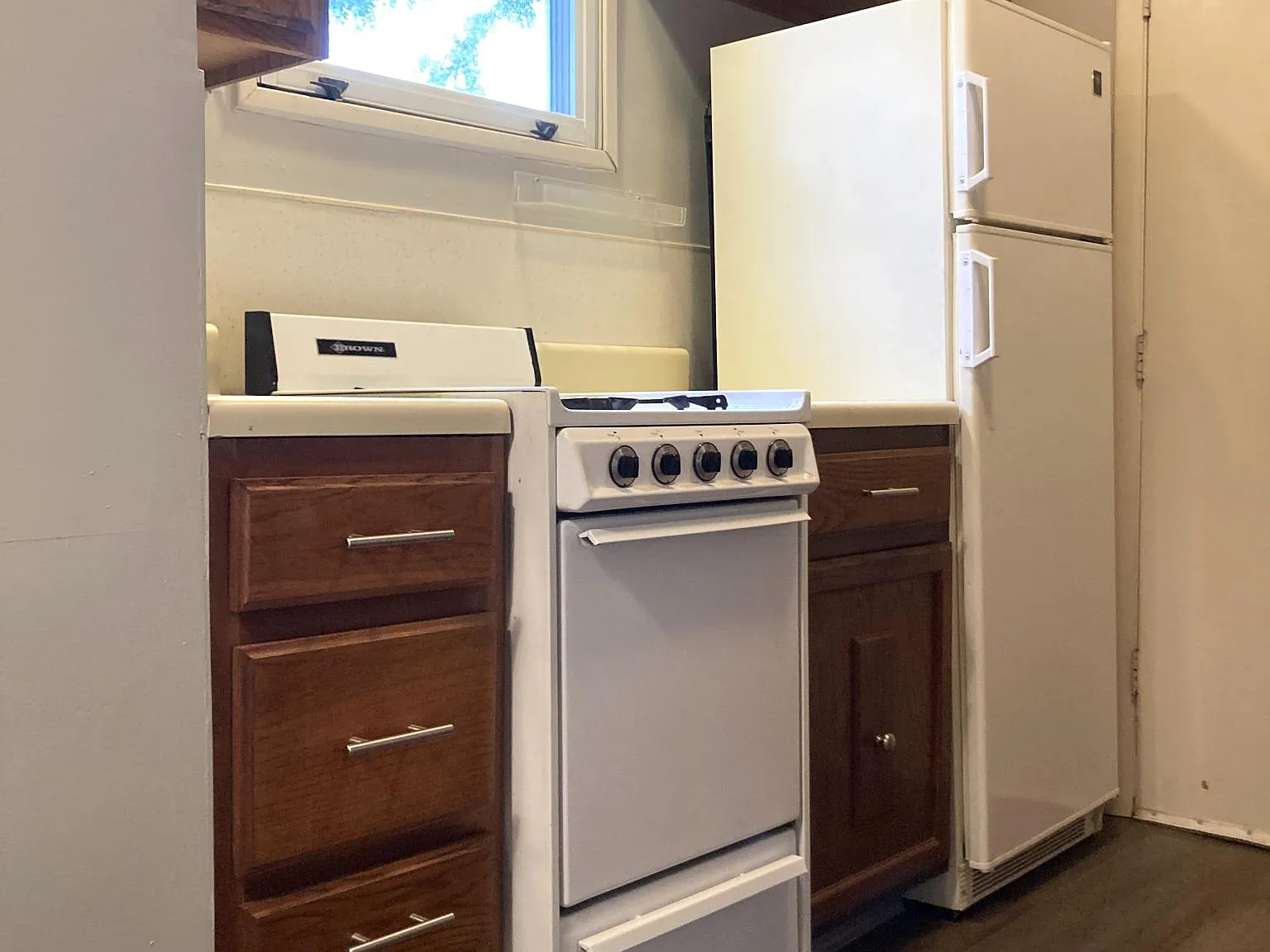 1 bed, 700 sqft, $1,200 — Photo 3