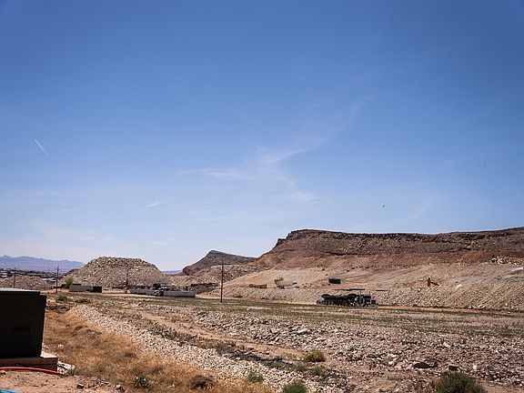 4th image of 105 N Landfill Rd