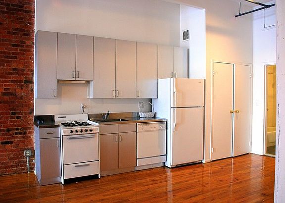 5th image of 272 Water St APT 4F