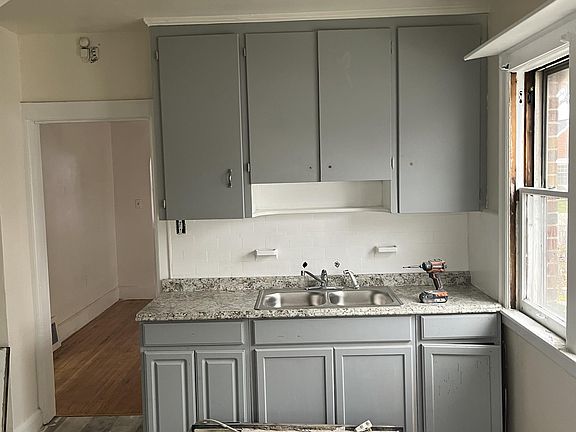 4th image of 5935 Bedford St #1