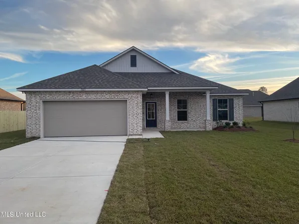 11613 Rosalie Pl, Ocean Springs, MS 39564