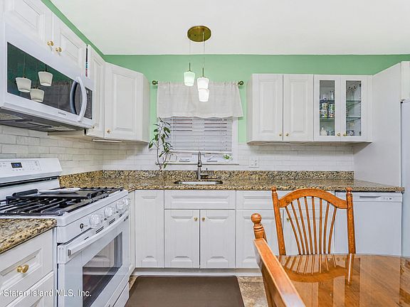 5th image of 83 Roma Ave