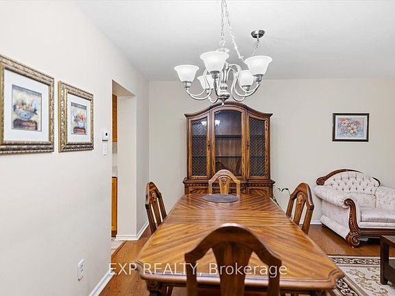 5th image of 102 Red River Cres