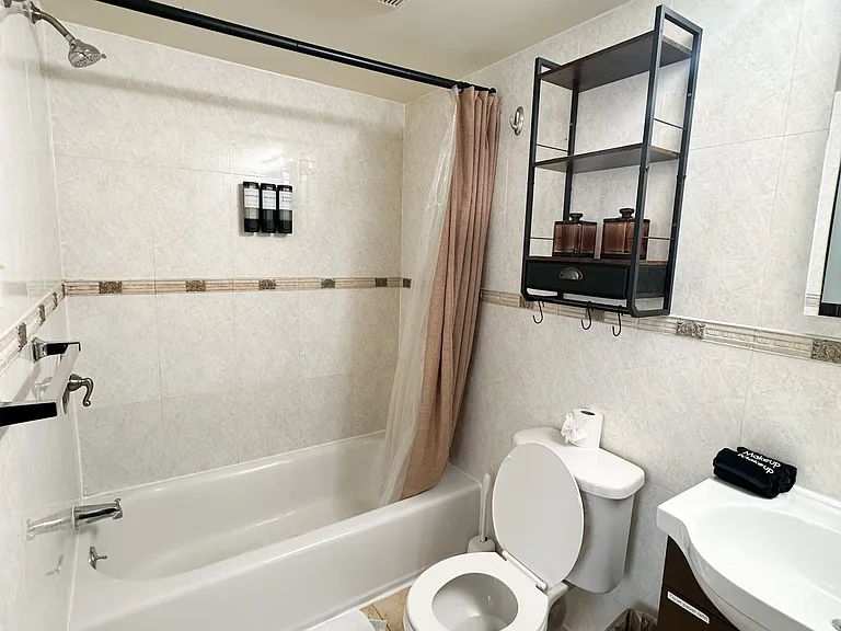 217 N 11th St #501 — Photo 18