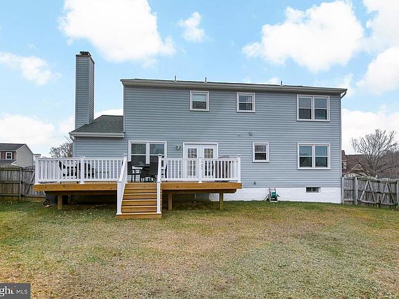 Back yard Large deck, Vinyl hand rail