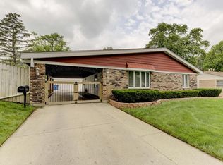 324 Dorsetshire Dr, Steger, IL