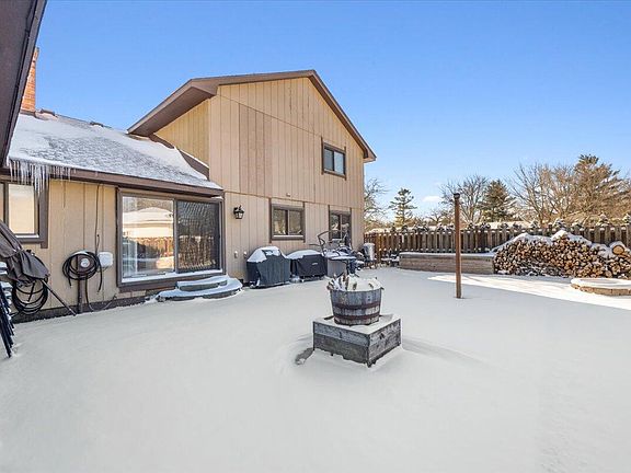 4th image of 1633 Majon Dr