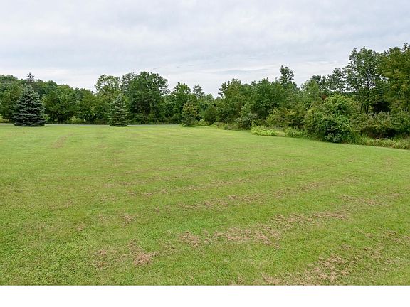 3rd image of 102 Alexander Dr