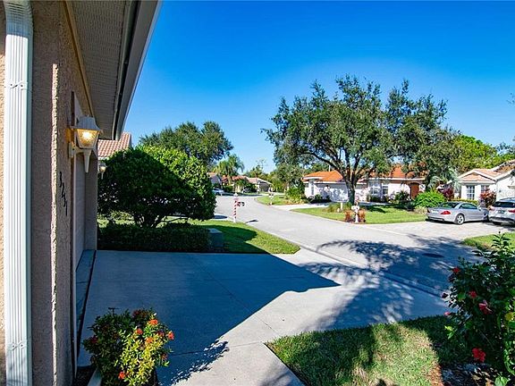 4th image of 3251 Village Ln
