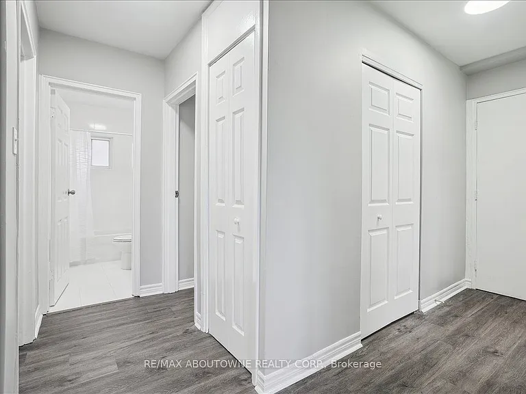 2354 Queensway Dr #2 — Photo 27
