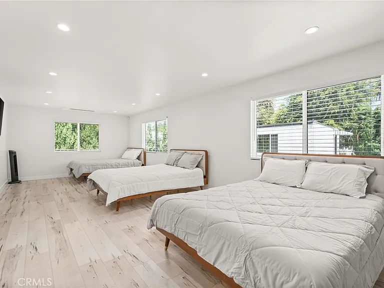 4630 Cedros Ave — Photo 36