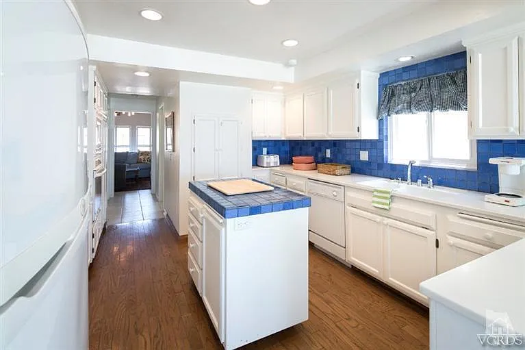 4025 Ocean Dr — Photo 22