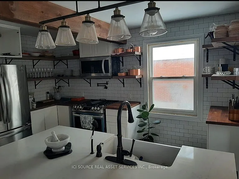 22 McKay Rd — Photo 3