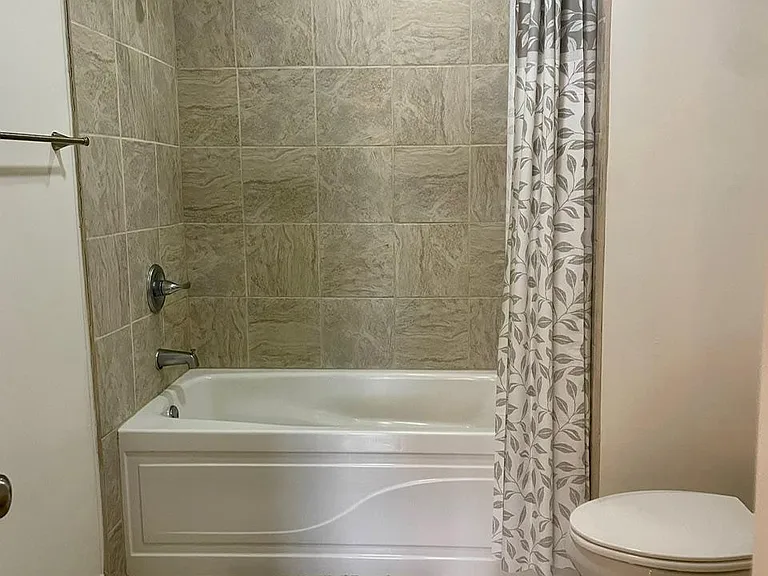 594 Royal Oak Dr #1 — Photo 6
